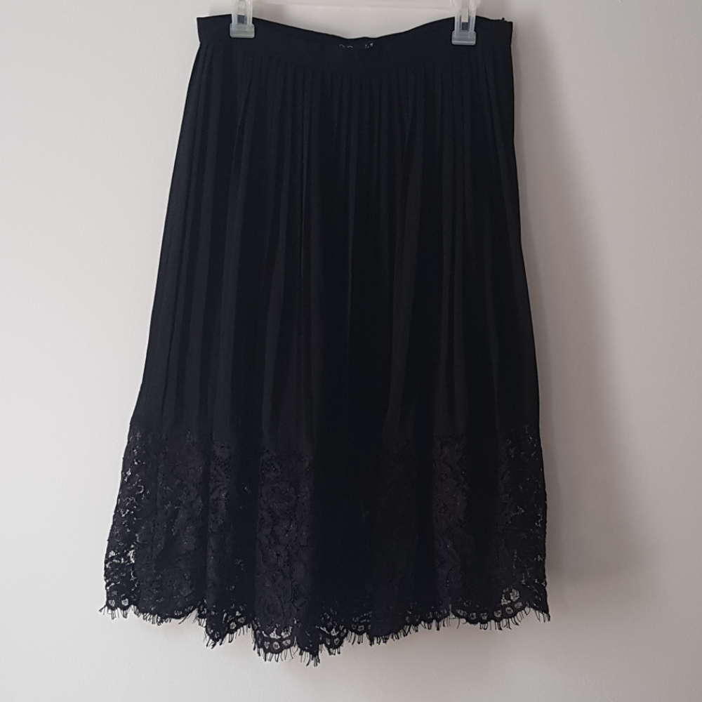 NWOT Black Pleated Lace Skirt - Size EUR 42